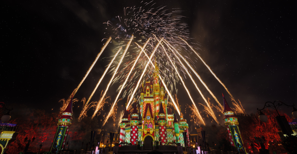 O castelo da Cinderella durante o Mickey’s Very Merry Christmas Party.