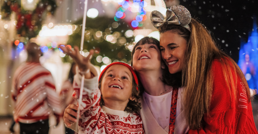 Viva momentos mágicos em família no Mickey’s Very Merry Christmas Party.