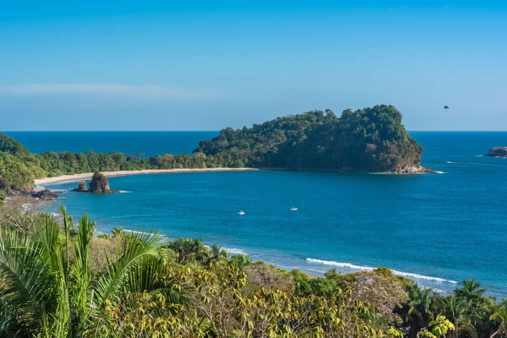 Praia na Costa do Pacífico, em Manuel Antonio