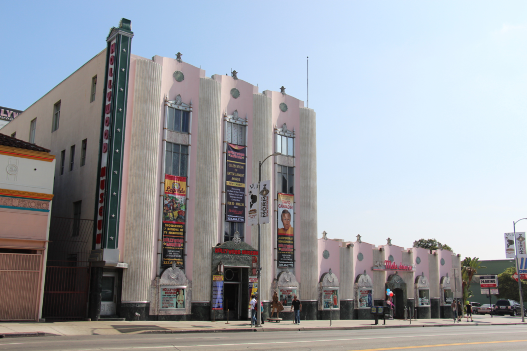 A fachada do histórico Museu de Hollywood. | Foto: Jllm06 (CC BY-SA 4.0)