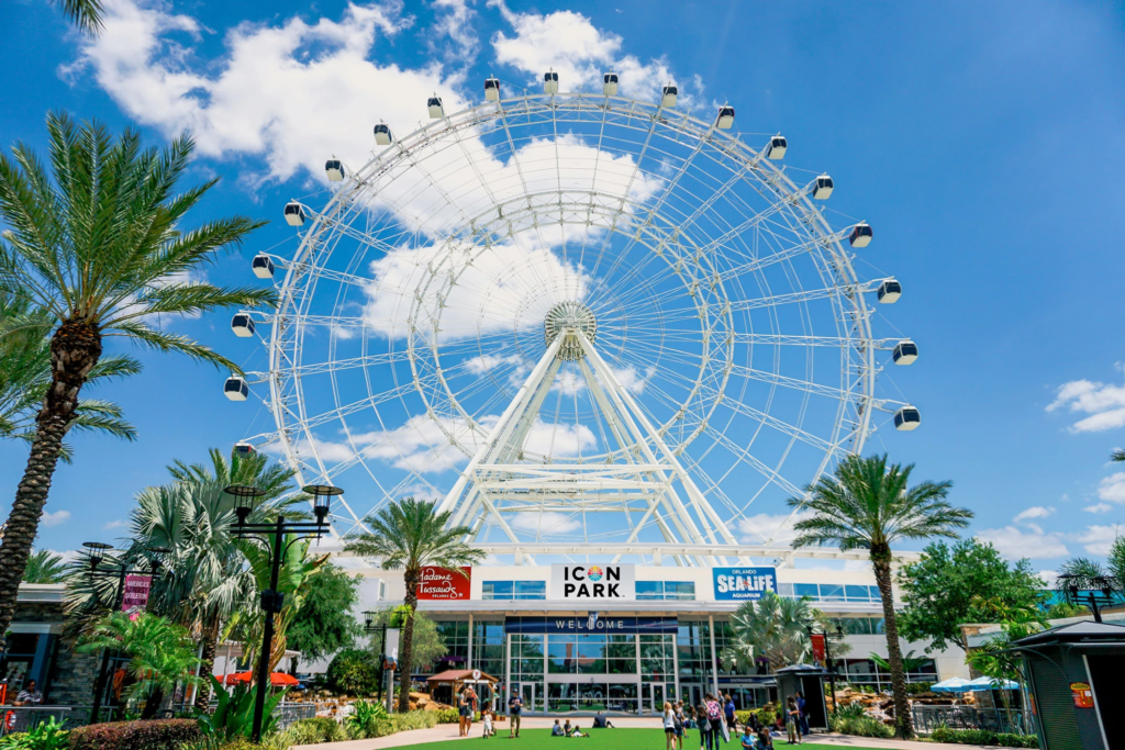 Perto da International Drive, está a Orlando Eye.