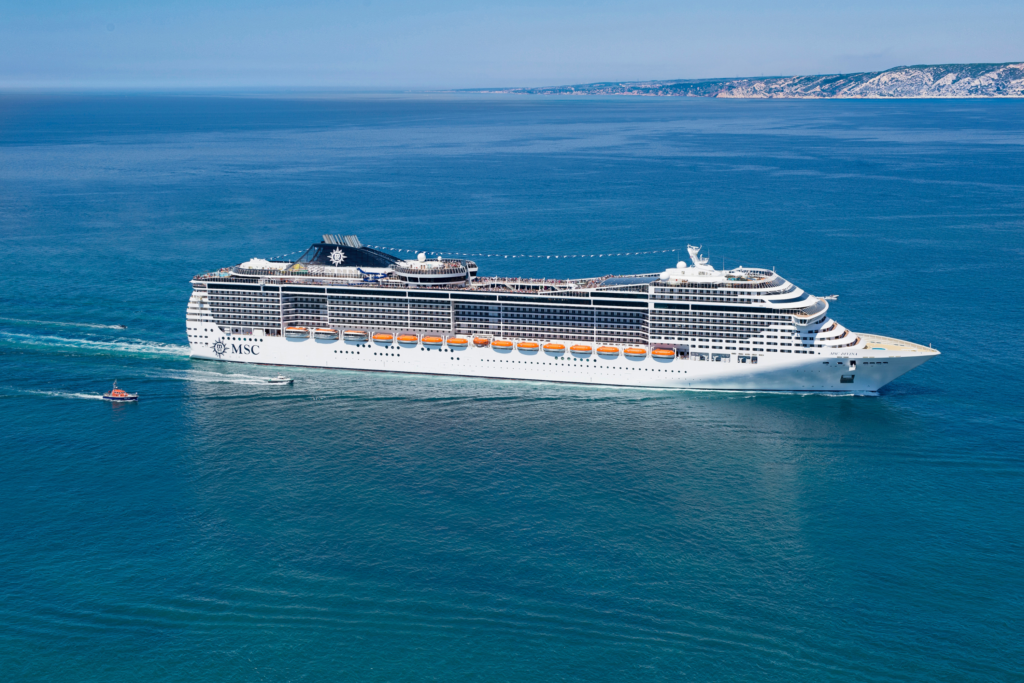 O MSC Divina.