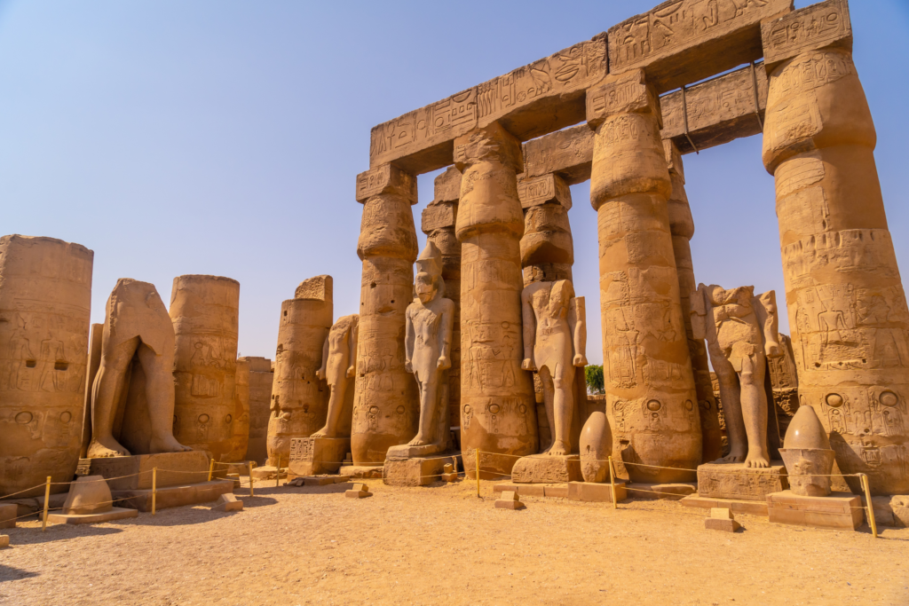 O impressionante Templo de Luxor é um passeio imperdível no Egito.