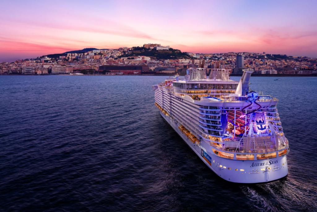 O Allure of the Seas, da Royal Caribbean, oferece entretenimento do mais alto nível a bordo.