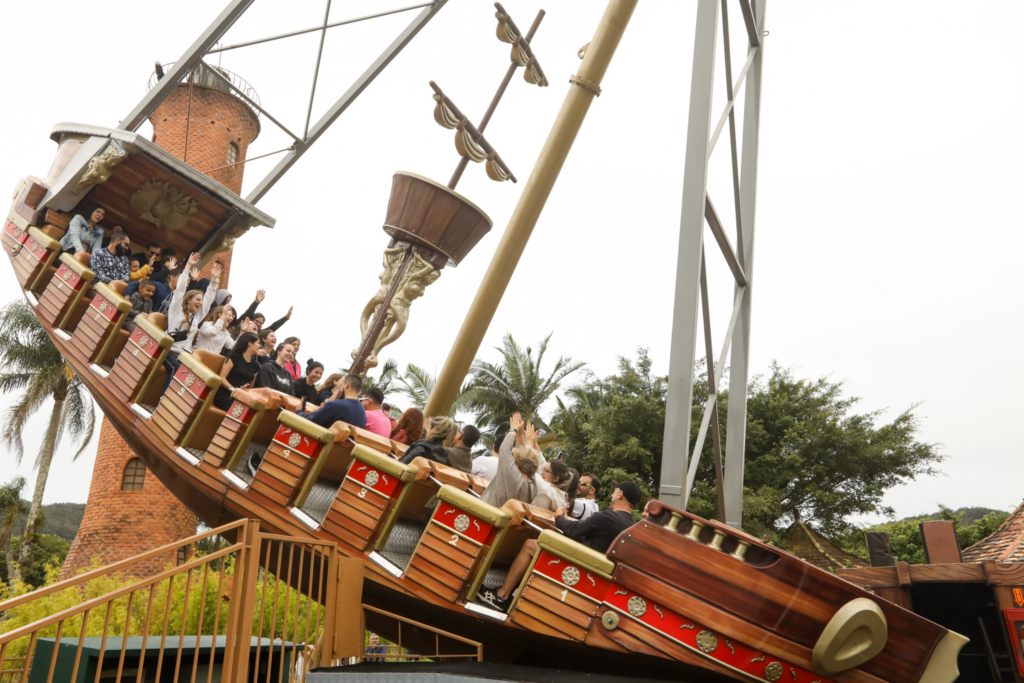 O Barco Pirata promete muita animação e adrenalina.