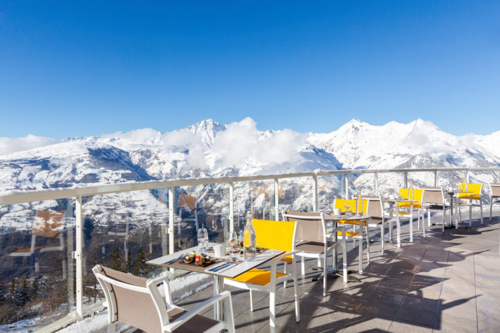 Les Arcs, na França, é um destino para esquiar