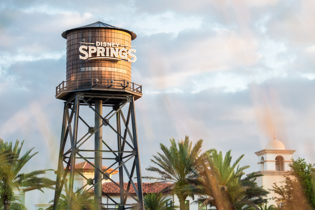 Disney Springs é um centro de compras e de entretenimento que não necessita de ingresso.