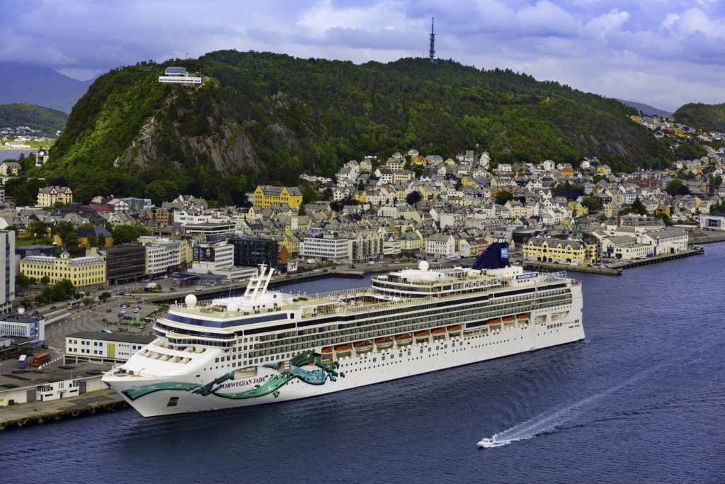 O Norwegian Jade, da companhia Norwegian Cruise Line.