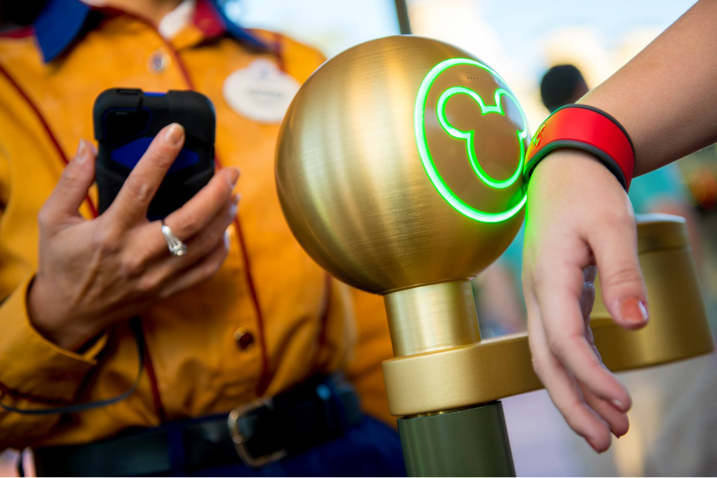 Como funciona a MagicBand no complexo Disney?