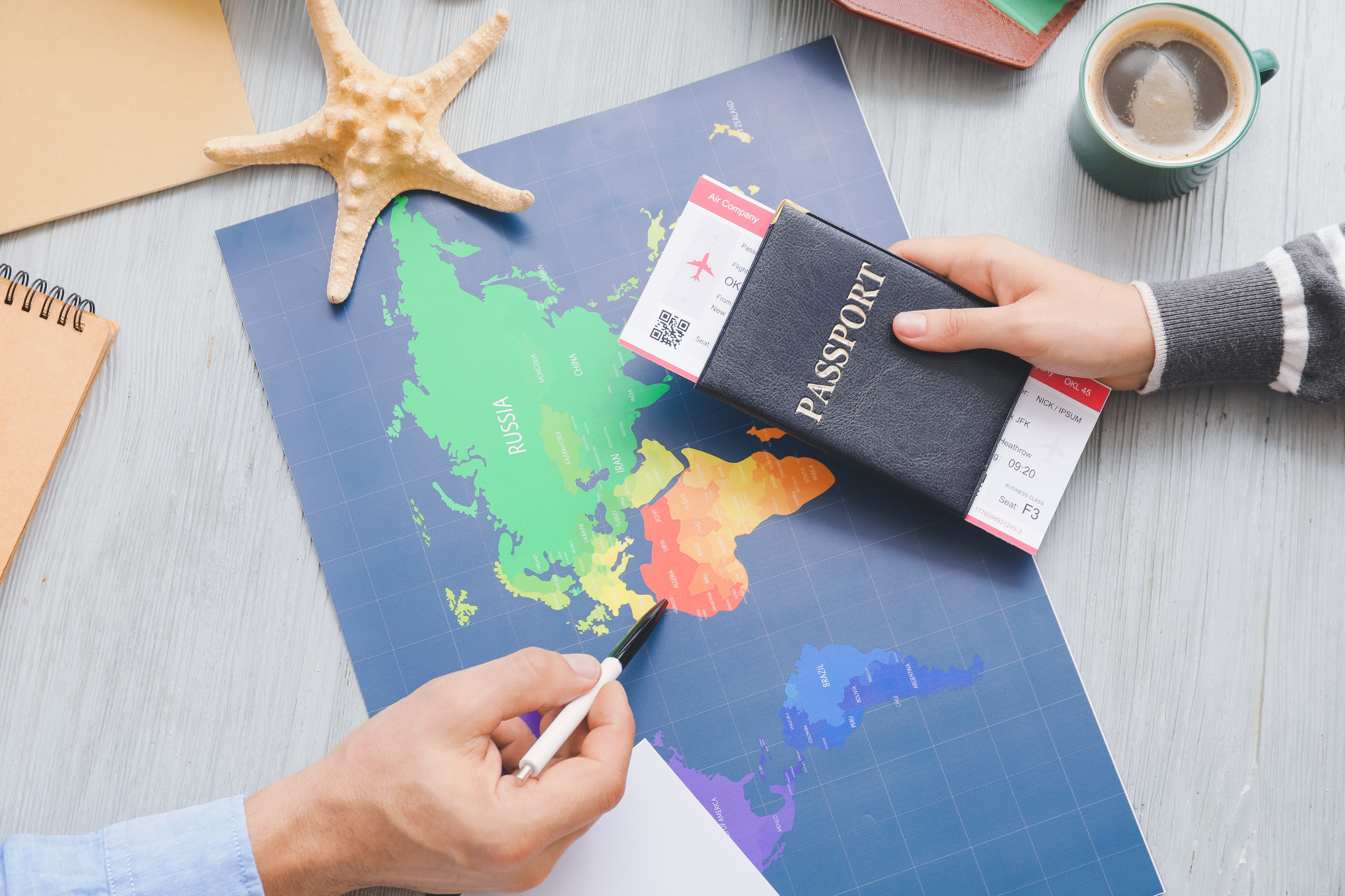 Fora do Brasil e de países do Mercosul, brasileiros precisam de passaporte válido para viajar de cruzeiro.