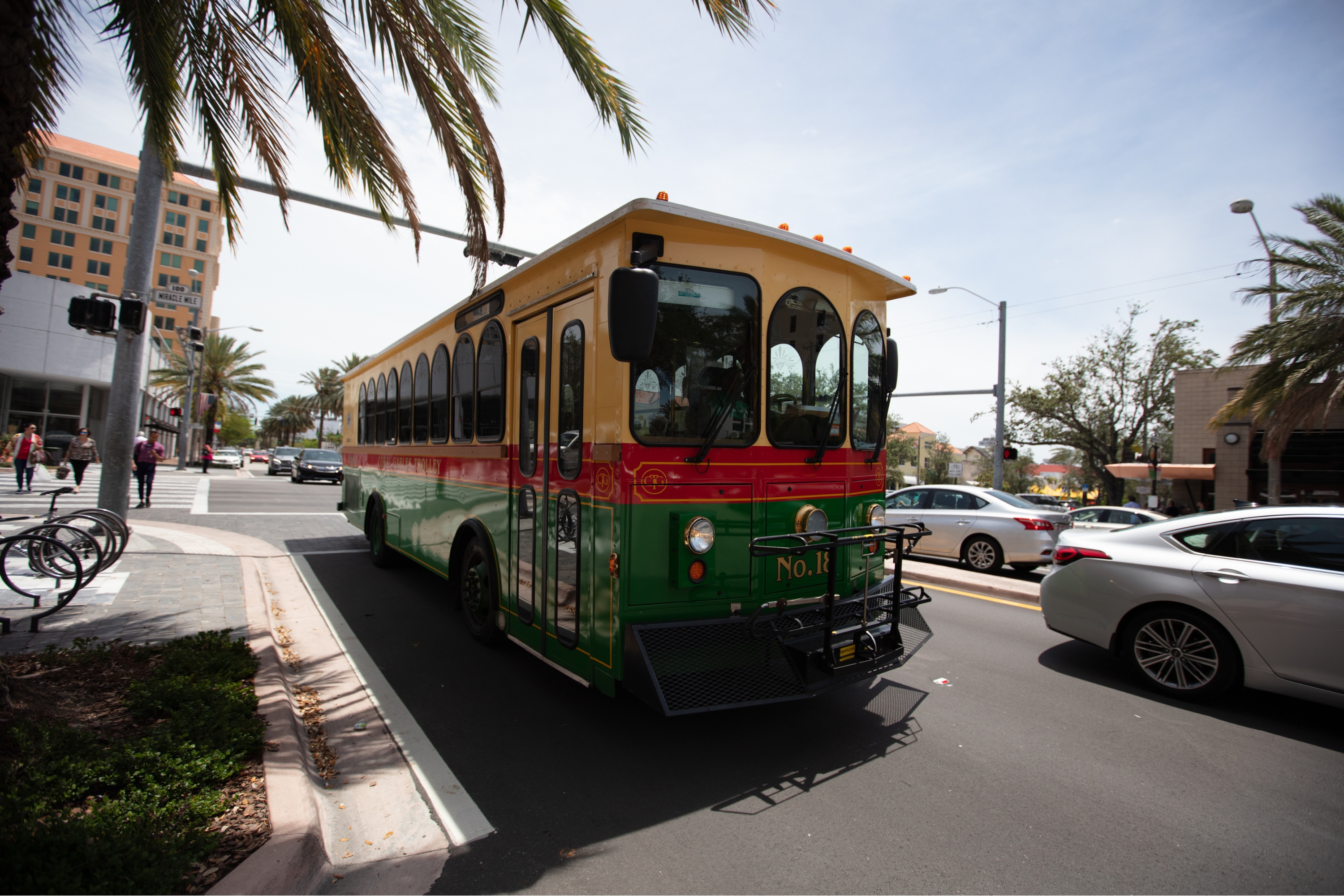 O trolley é uma maneira charmosa de conhecer Miami.