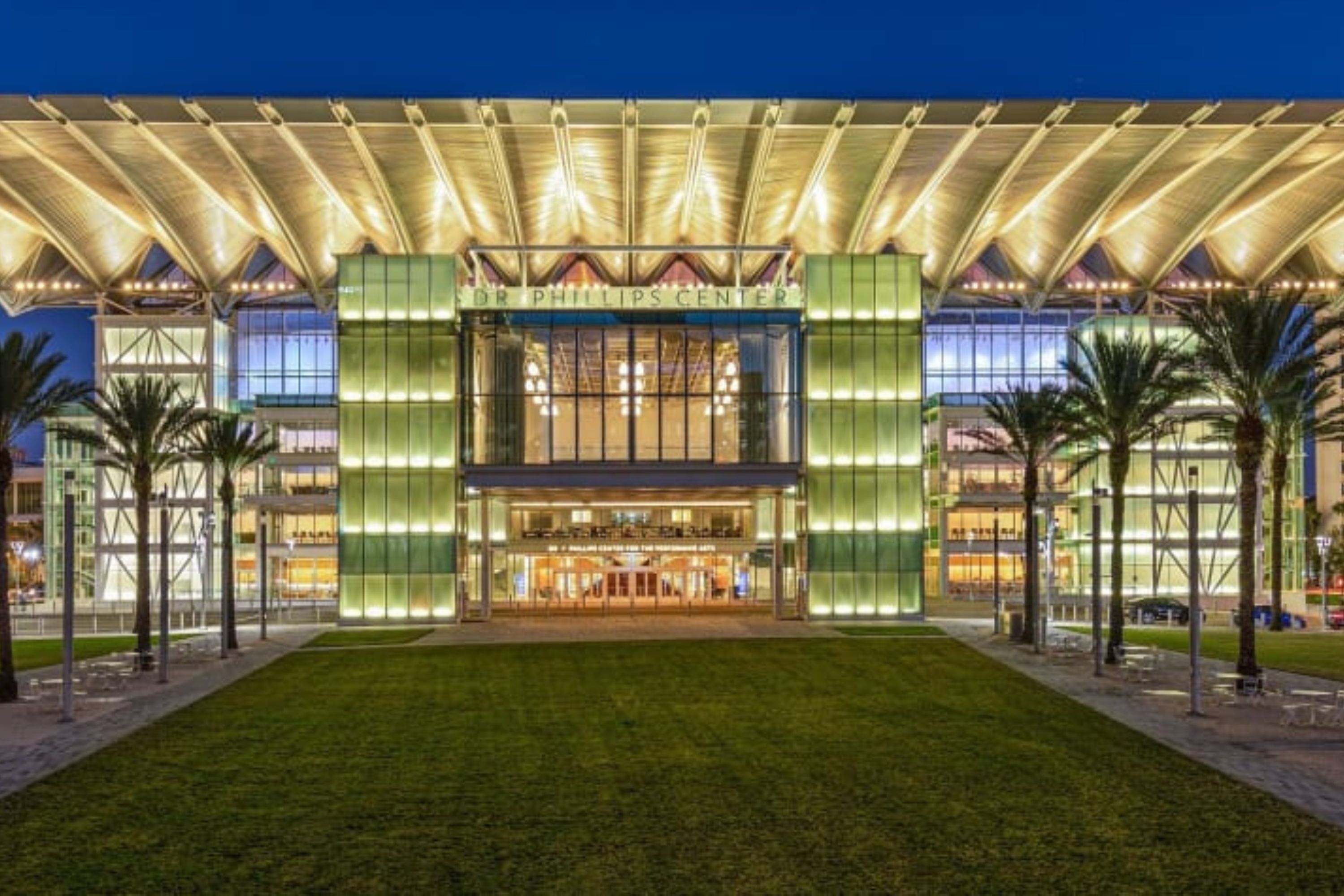 Vá ao Dr. Phillips Center for Performing Arts e assista a uma peça da Broadway,
