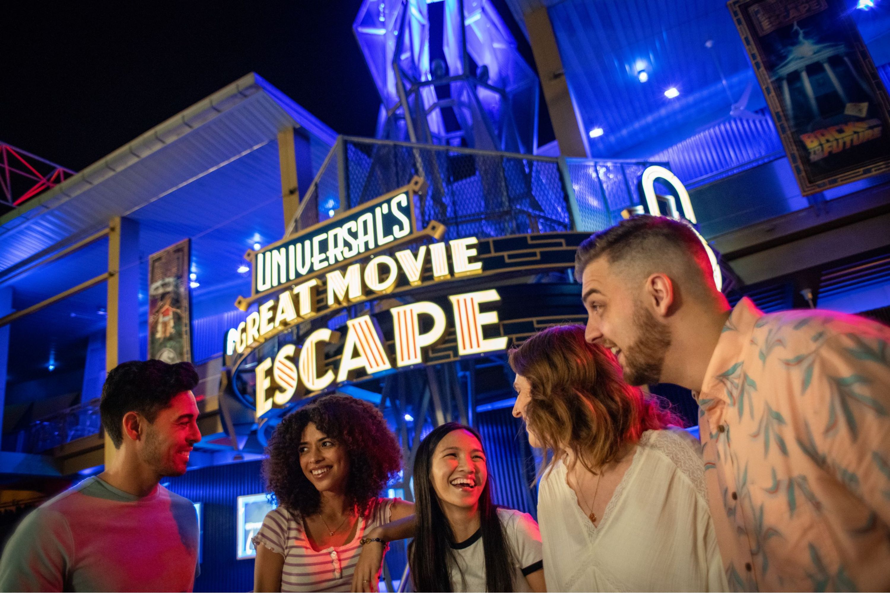 O CityWalk fica entre os parques da Universal - e não é preciso pagar nada pra passear por lá.