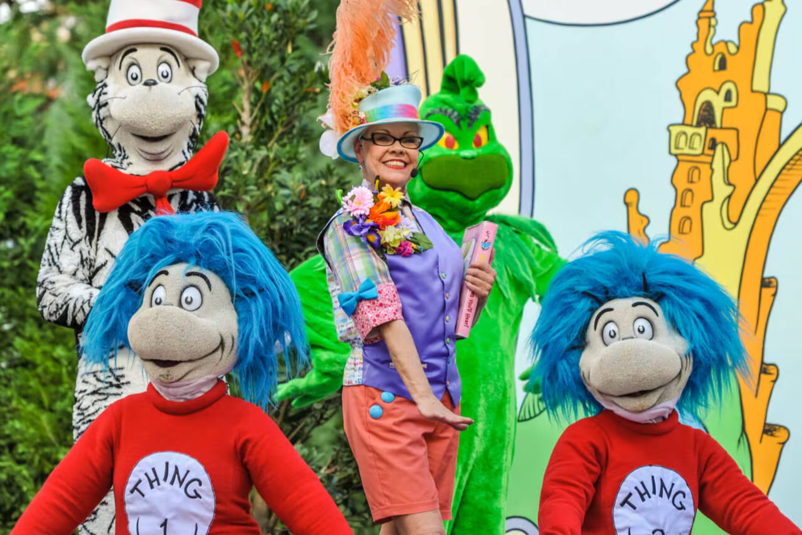 Na Seuss Landing, o Oh! The Stories You'll Hear! acontece em um show teatral divertido para as crianças.