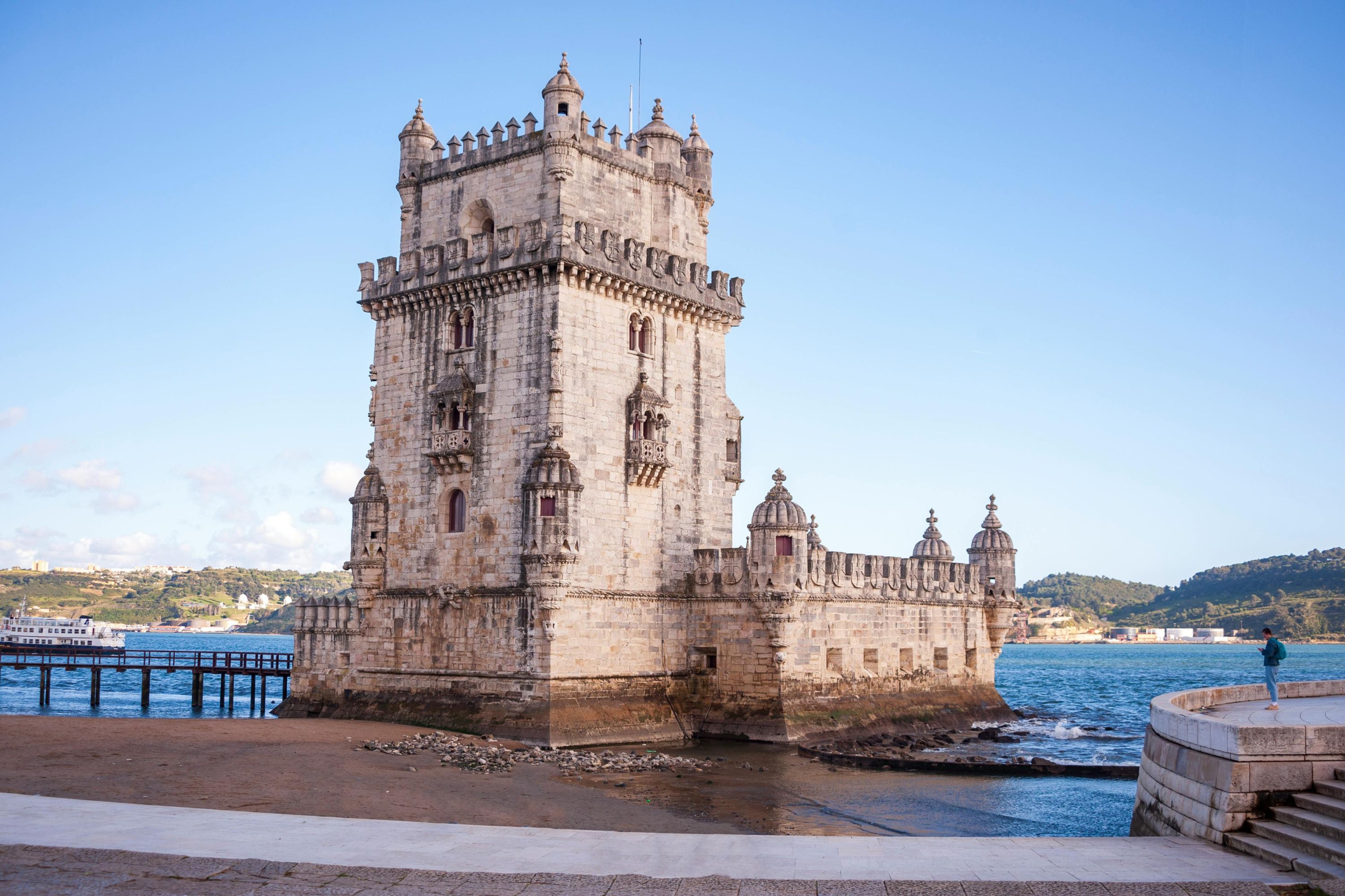 A Torre de Belém é um dos diversos atrativos em Lisboa.