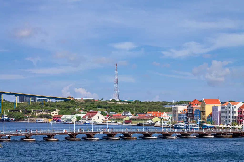 Ponte Queen Emma, em Curaçao.