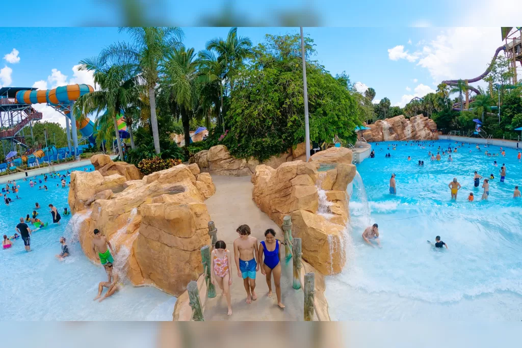 Cutback Cove & Big Surf Shores são duas piscinas de ondas que ficam lado a lado no Aquatica Orlando.