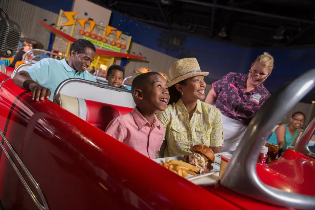 Na Comissary Lane você pode ter uma refeição em um dos restaurantes mais legais da Disney.