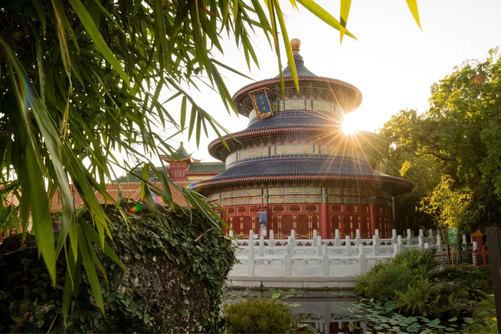 No Pavilhão da China, no EPCOT, você pode conhecer a Mulan.