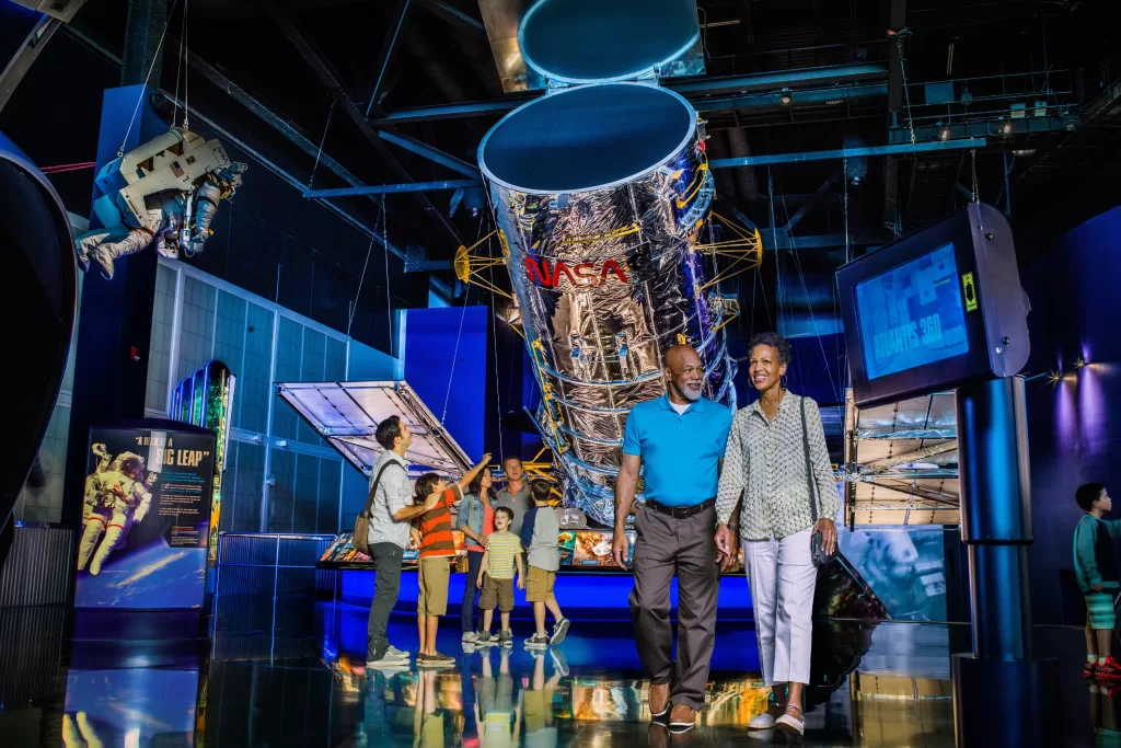 As exposições na base da NASA em Orlando são verdadeiras aulas de ciência na prática.