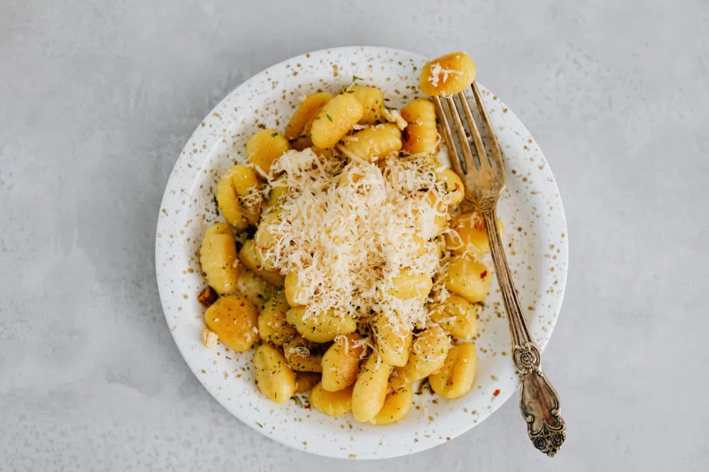O Gnocchi alla romana é nhoque delicioso para experimentar em Roma.
