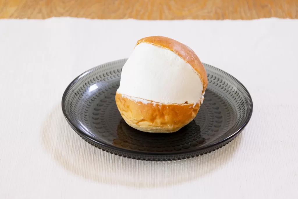 Comece o dia em Roma com um delicioso maritozzo.