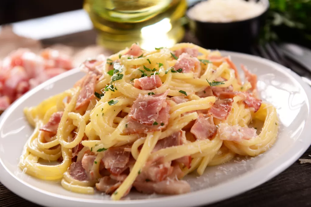 Não deixe de comer o autêntico Spaghetti alla Carbonara!