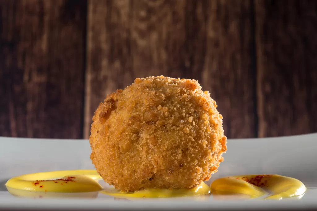 O Supplì é um bolinho de arroz famoso em Roma.