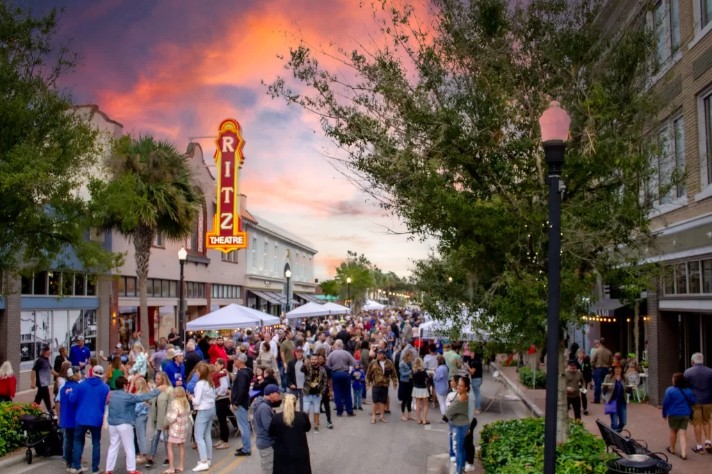 O centrinho de Winter Haven é um charme à parte. Foto: Winter Haven Chamber of Commerce.