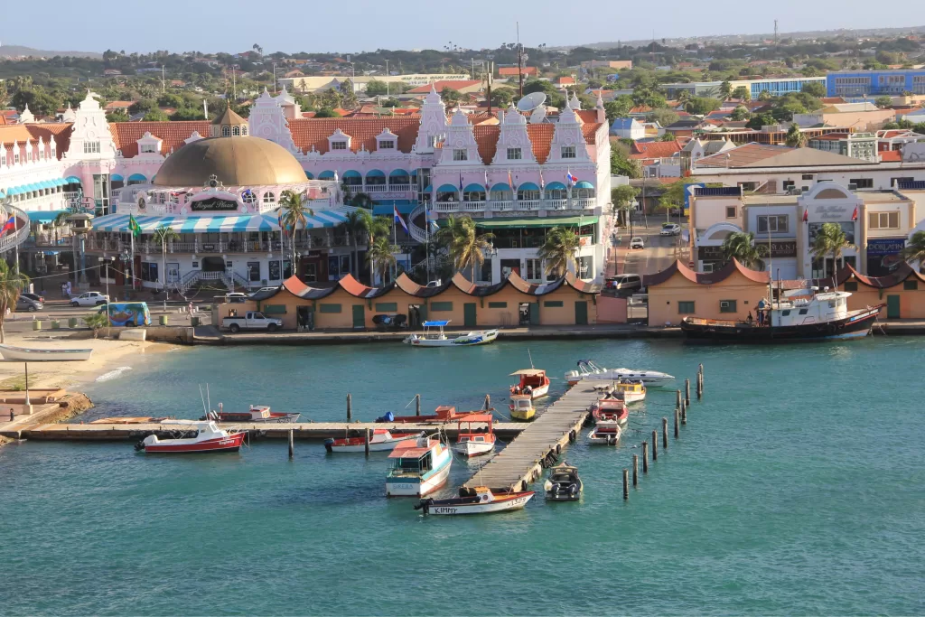 Não faltam atividades em Oranjestad, capital de Aruba.