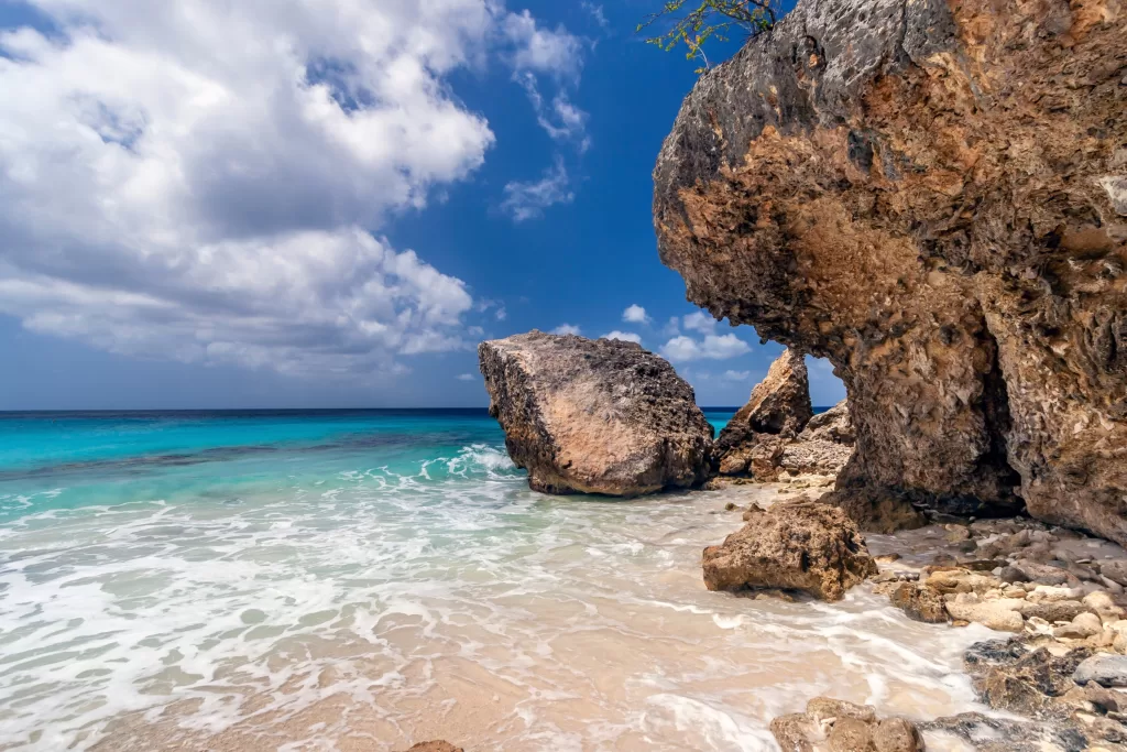 As praias em Bonaire são tranquilas e calmas - e estonteantes. 