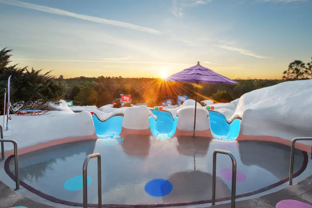 O Snow Stormers é uma atração do Blizzard Beach para disputar com os amigos em uma descida divertida.