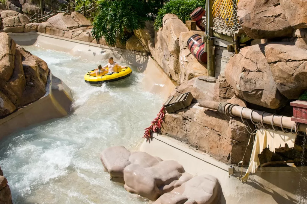 O Gangplank Falls é uma atração para toda a família brincar junto no Typhoon Lagoon.