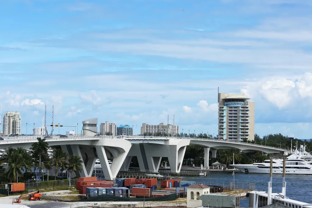 A região do porto e do aeroporto, em Fort Lauderdale, é uma opção prática de hospedagem para quem tem pouco tempo na cidade.