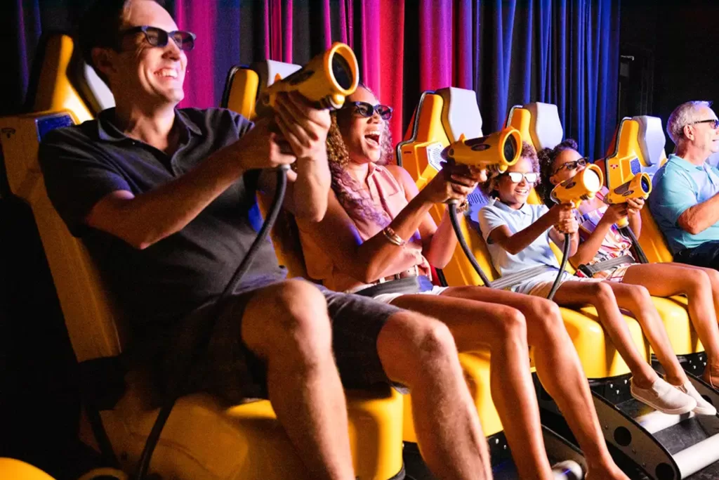 O 7-D Motion Theater coloca você como protagonista de um jogo de ação.