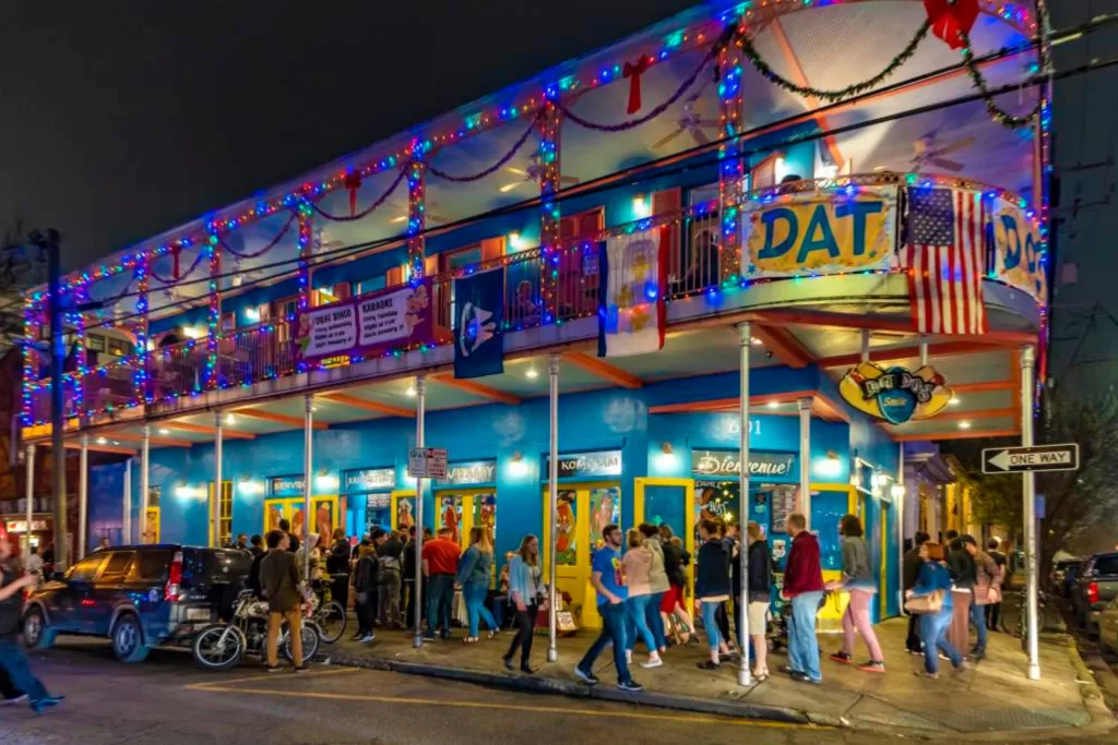 Curta o jazz na Frenchmen Street.