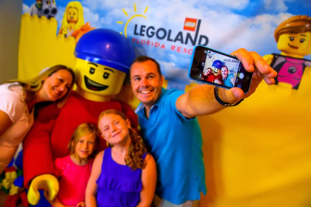 Saiba as regras do LEGOLAND Florida sobre levar comida de fora para os parques.