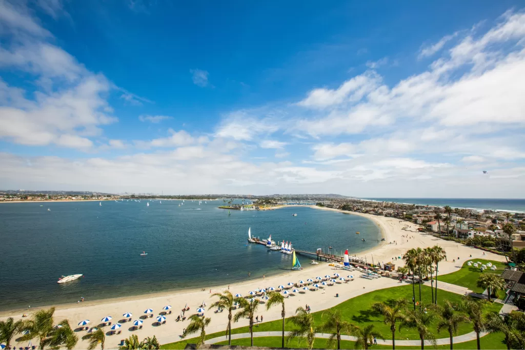 Mission Beach, em San Diego, é o local ideal para quem quer uma experiência californiana.