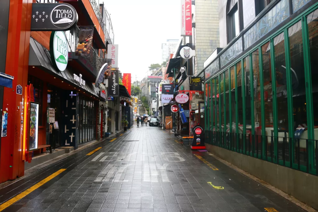 Itaewon é um bairro multicultural de Seul e uma boa região para se hospedar na cidade.