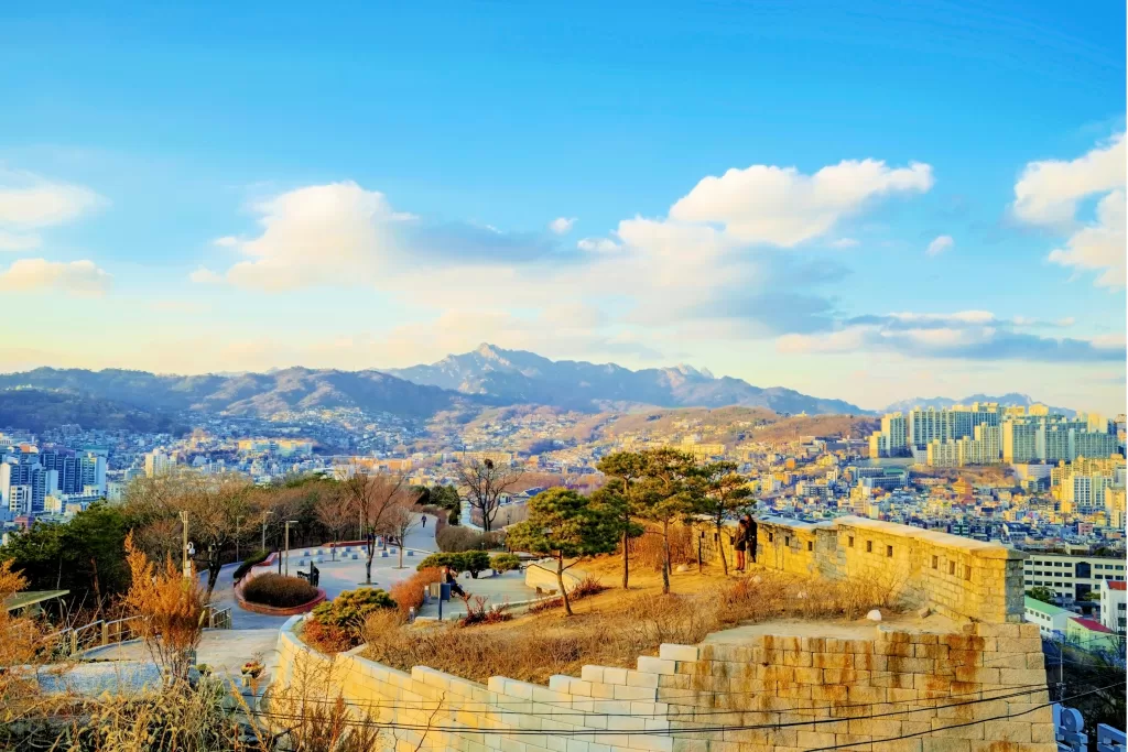 O Naksan Park, em Seul, já foi cenário de diversas produções de K-dramas.