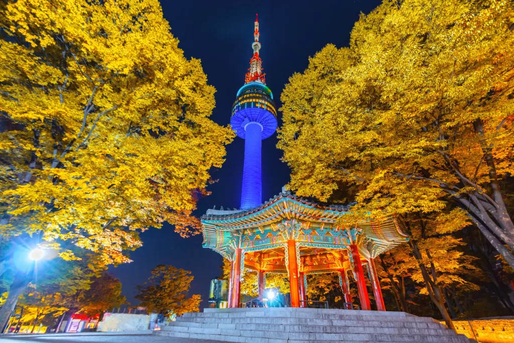 Não deixe de conferir a N Seoul Tower e veja a cidade do alto.