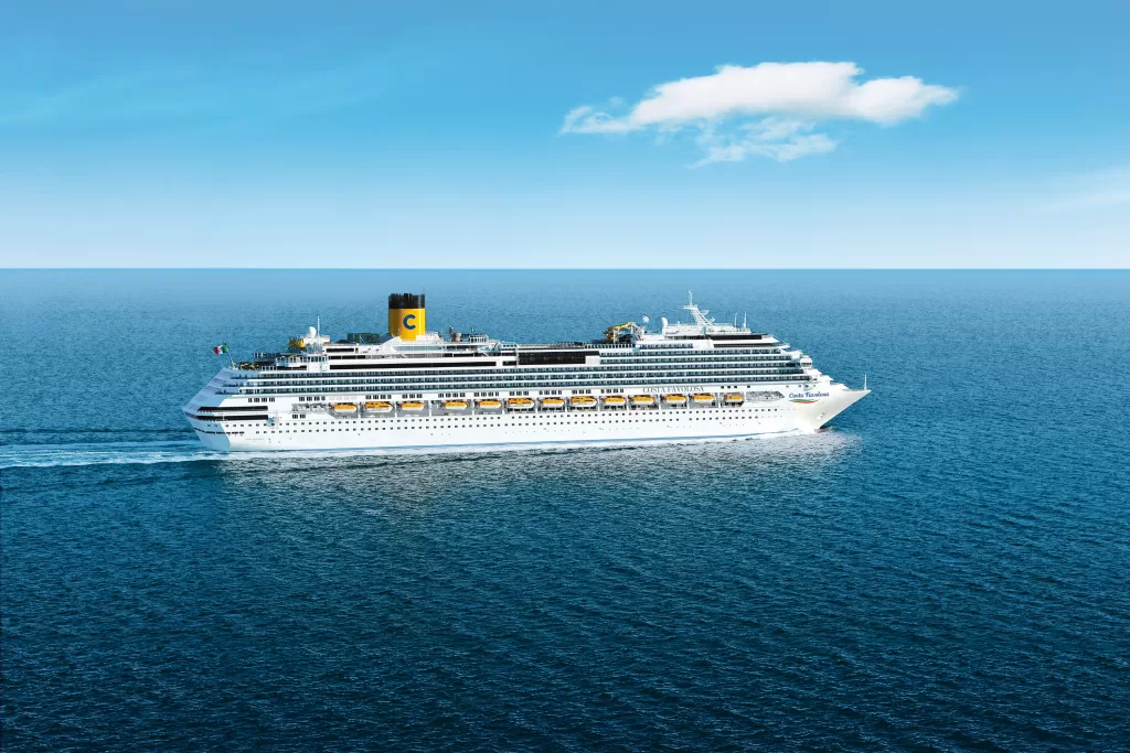 O navio Costa Favolosa faz parte da temporada de cruzeiros 2025/2026.