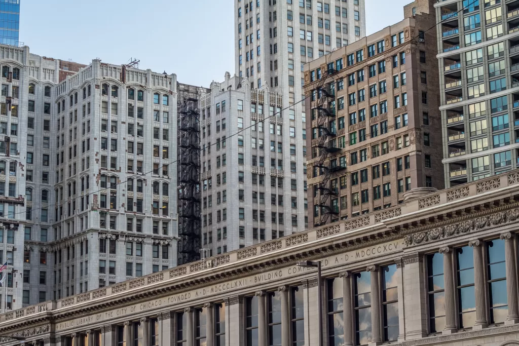 Conferir de perto a arquitetura de Chicago é um passeio à parte na cidade!