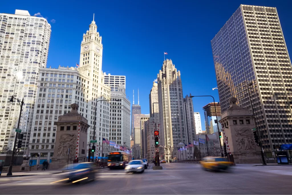 Uma das regiões mais movimentadas de Chicago é a Magnificent Mile.