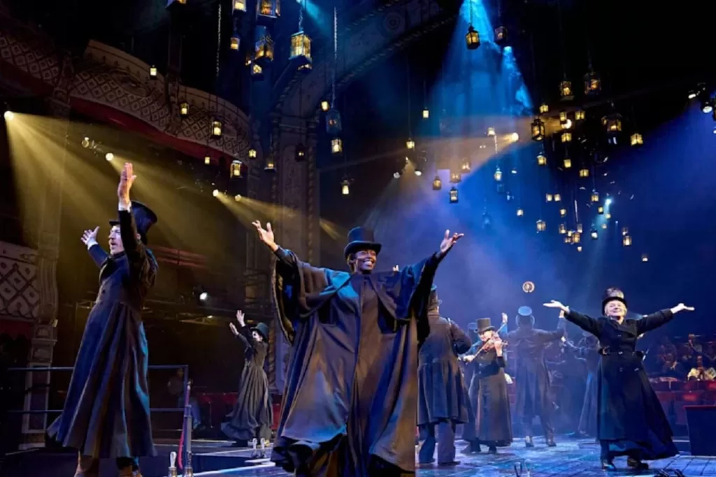 A Christmas Carol é uma peça clássica em Nova York no fim do ano.