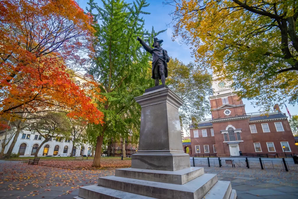 A Filadélfia é conhecida como o "berço" dos Estados Unidos e é palco da parada de Thanksgiving mais antiga do país.