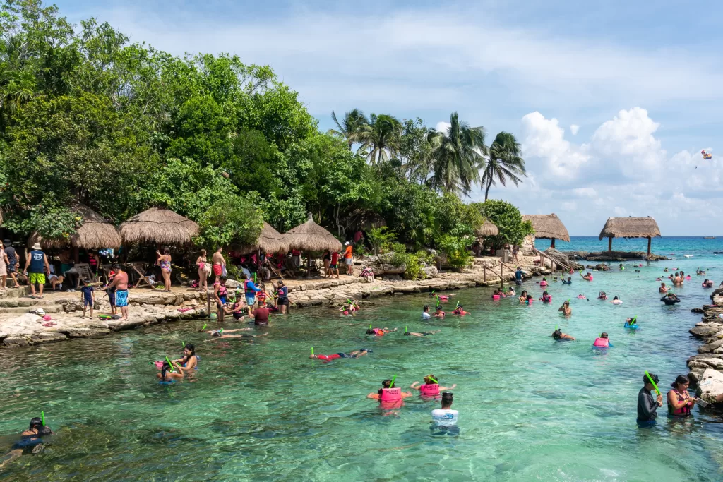 Xcaret é um parque ecoarqueológico lindíssimo e divertido em Cancún.