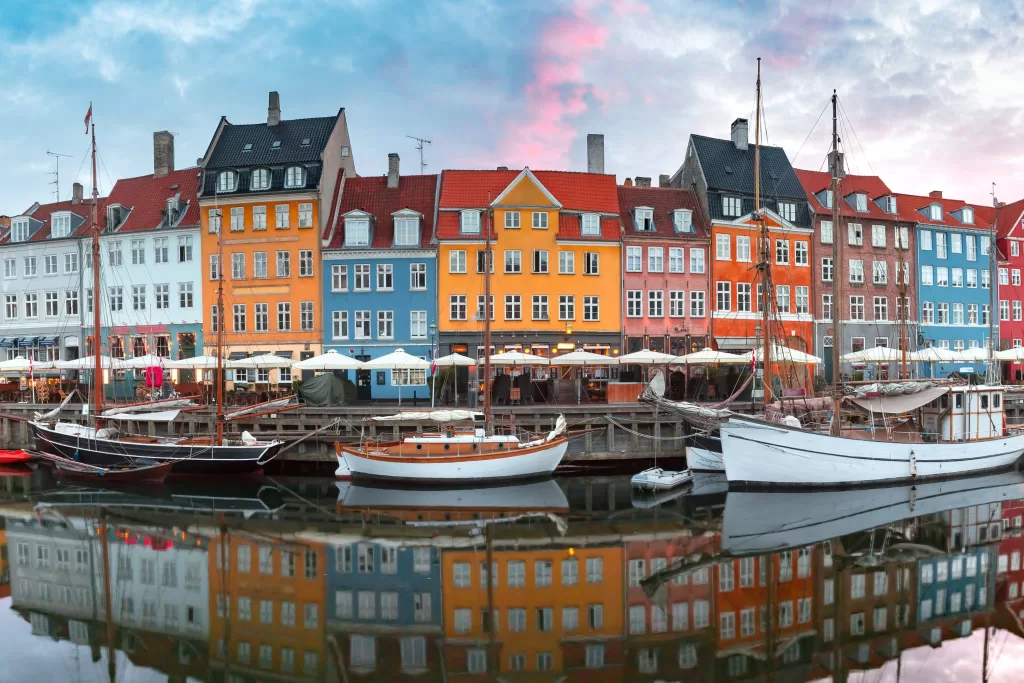 Um bom ponto de partida em Copenhague é o Nyhavn.