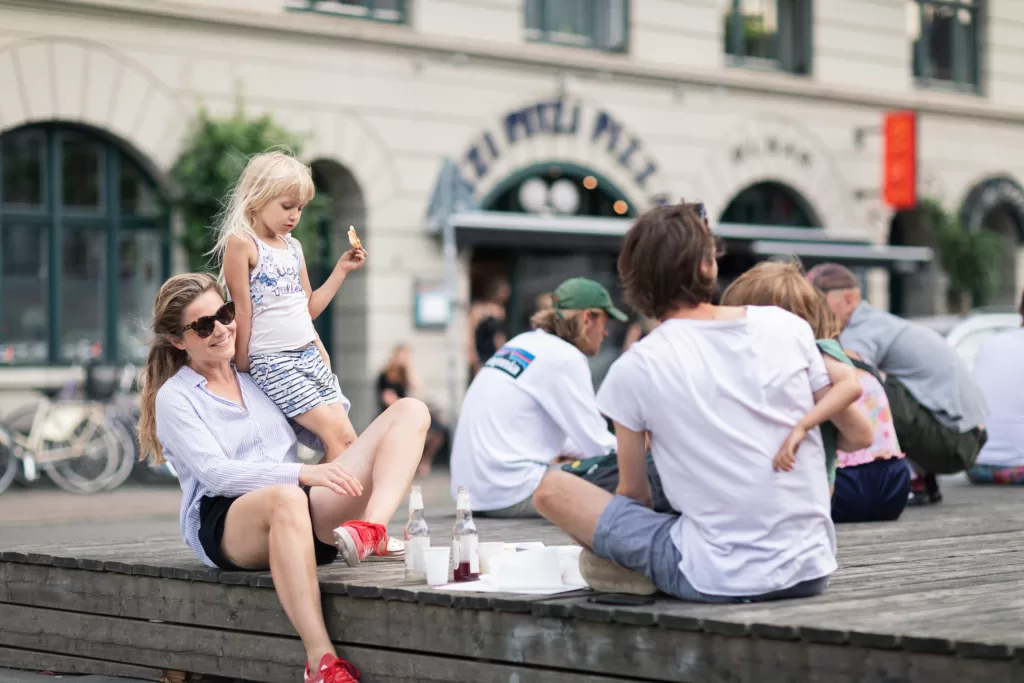 O hygge é aquele sentimento de coração quentinho que temos quando estamos com as pessoas que amamos.