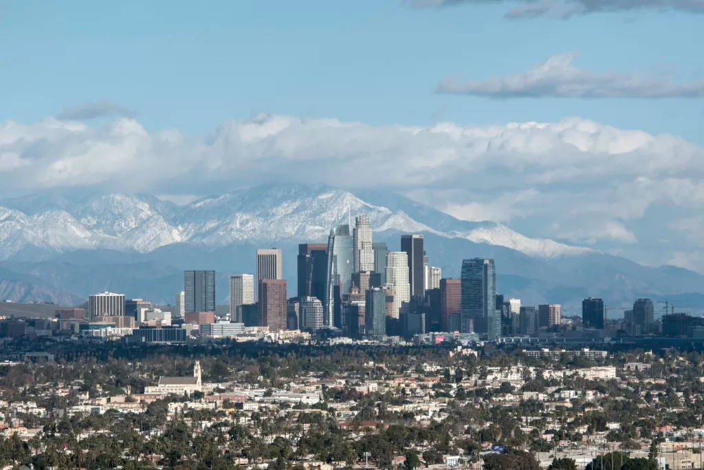 O inverno em Los Angeles é ameno, sem grandes mudanças de temperatura. É também o período mais chuvoso do ano.